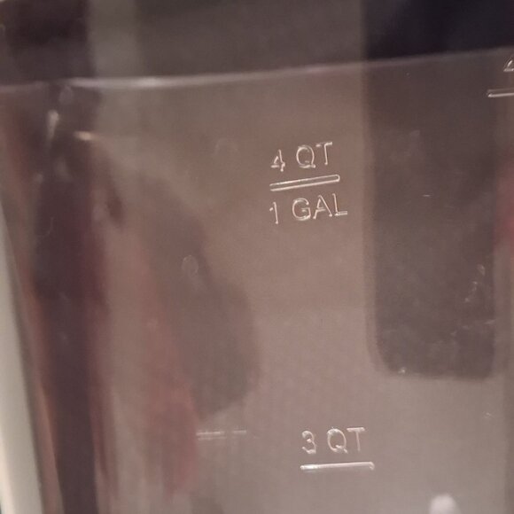 Pampered Chef Family Quick Stir Pitcher 1 Gallon Clear Plastic Plunger - Picture 9 of 10